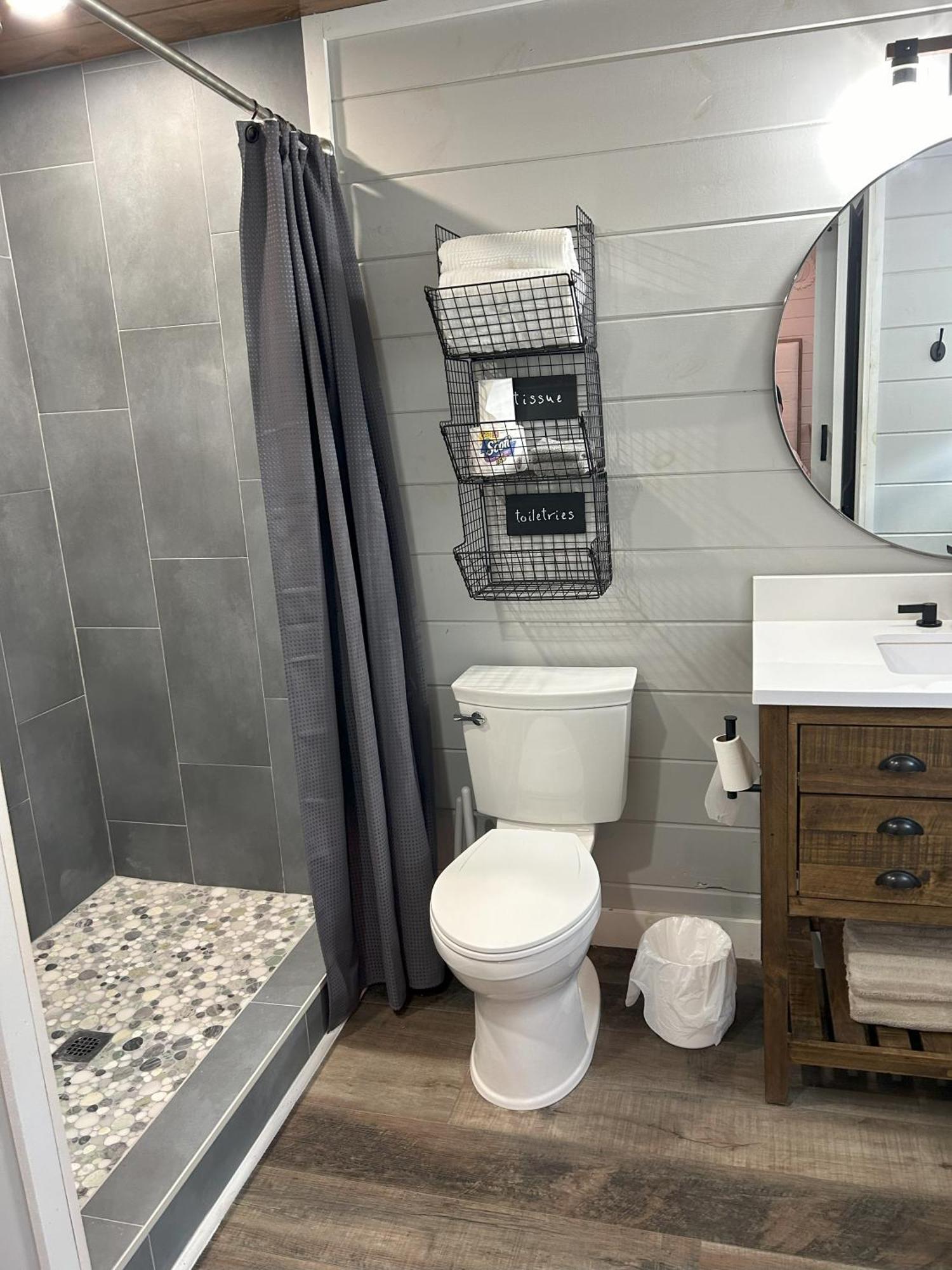 Blissful Nook Tiny Home ~ Cozy Retreat W/ Hot Tub; Near Town And Deep Creek Bryson City Exterior photo